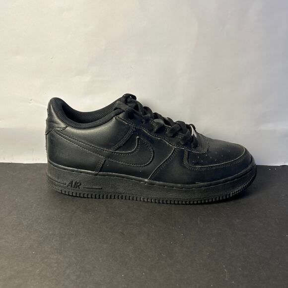 Youth Nike Air Force 1 LE GS 'Triple Black'